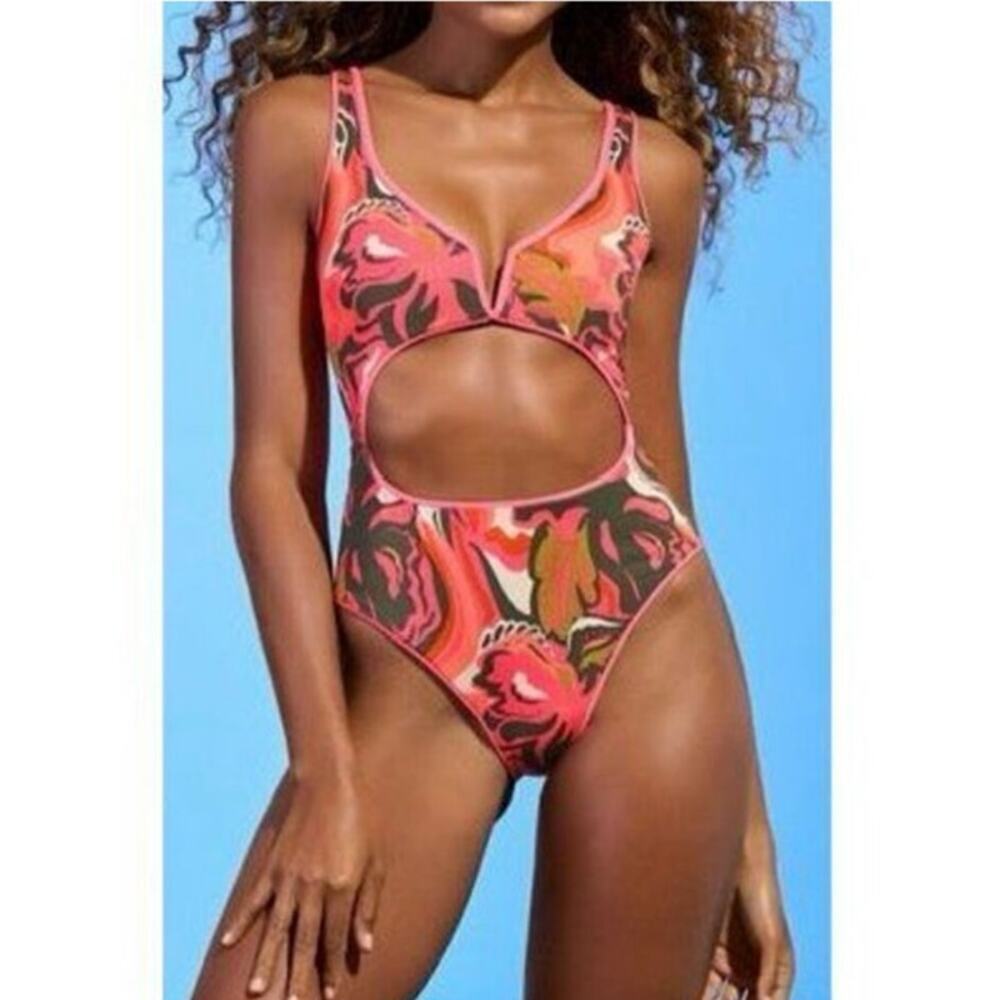MAAJI Reversible Coral Lave One-Piece Swimsuit Size Medium